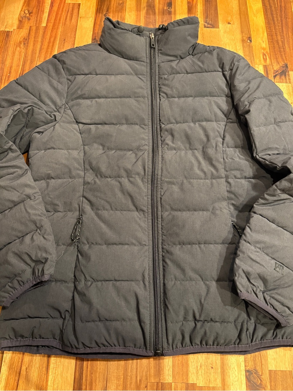 Avalanche Women's Quilted Puffer Jacket in Black Size M
